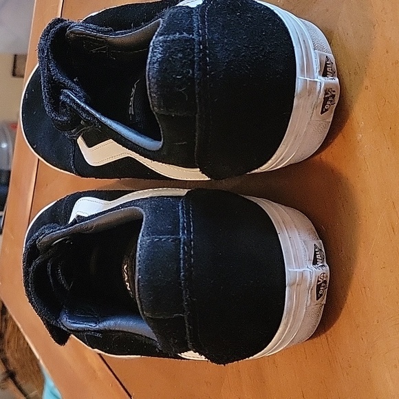 Vans - Picture 2 of 3